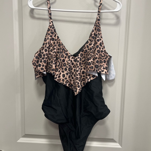 VENUS Other - Leopard Print and Black One Piece Swimsuit Size XL